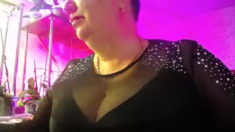 Lady Gloria online show from 01/01/25, 03:13