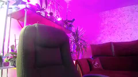 Lady Gloria online show from 01/04/25, 06:41
