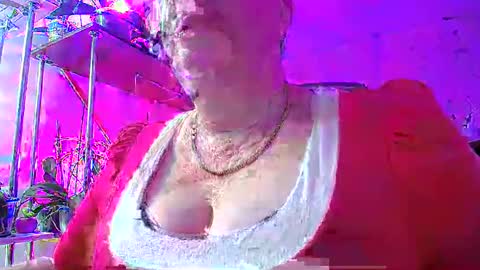 Lady Gloria online show from 01/06/25, 02:25