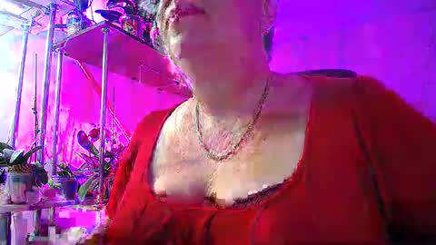 Lady Gloria online show from 01/28/25, 08:36