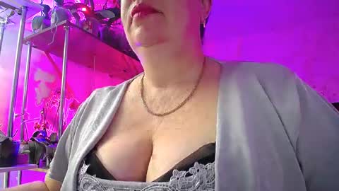 Lady Gloria online show from 03/01/25, 05:20