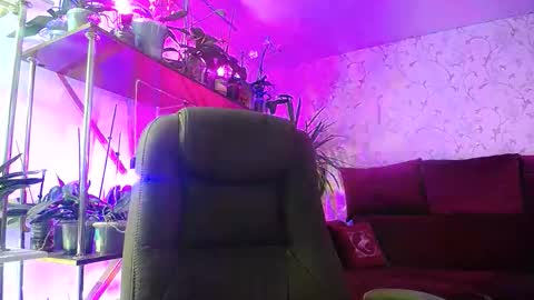 Lady Gloria online show from 10/09/25, 05:27