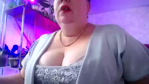 Snapshot of lady_gloria chatting on 07/15/26, 11:26 Lady Gloria online show from 07/15/26, 11:26