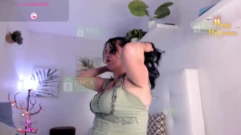 Snapshot of lady_hellen chatting on 10/16/25, 07:04 online show from 10/16/25, 07:04