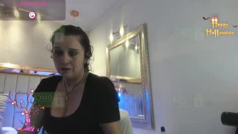 Snapshot of lady_hellen chatting on 10/27/25, 08:57 online show from 10/27/25, 08:57
