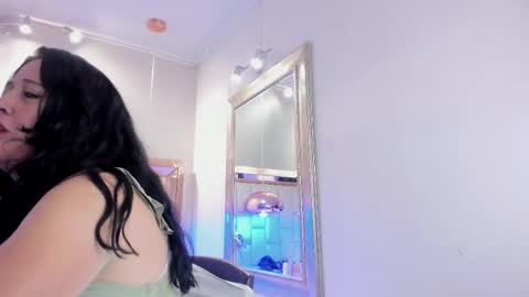 Snapshot of lady_hellen chatting on 11/06/25, 07:15 online show from 11/06/25, 07:15