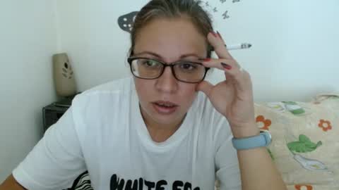 Snapshot of lady_hellena chatting on 07/21/26, 06:49 Hellene online show from 07/21/26, 06:49