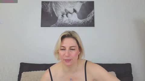 Snapshot of lady_murenza chatting on 01/29/25, 11:14 Diana online show from 01/29/25, 11:14