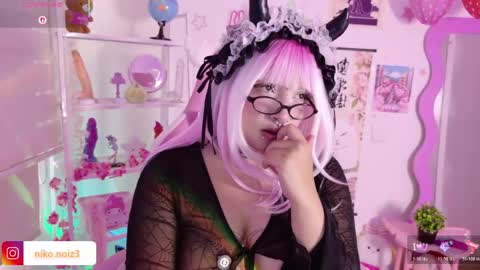 Snapshot of lady_noize chatting on 05/18/26, 09:42 Lady online show from 05/18/26, 09:42