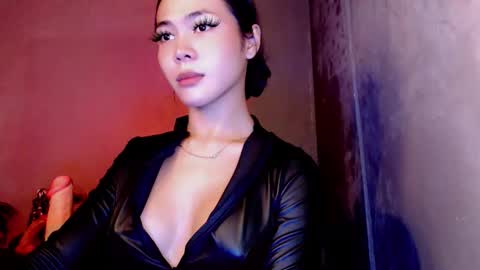 Ella online show from 05/28/26, 05:10