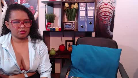lady_rebeccas online show from 02/19/25, 08:20