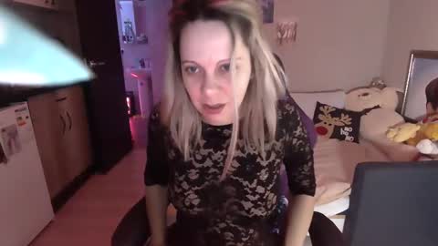 lady_smile69 online show from 02/16/25, 01:58