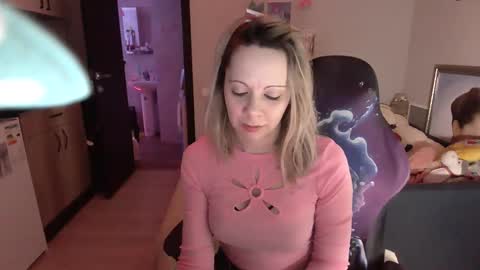 lady_smile69 online show from 02/23/25, 03:02