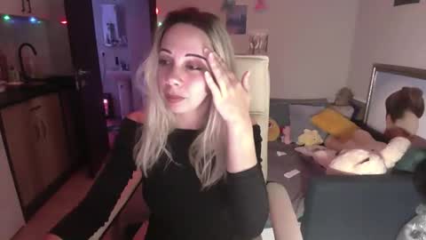 lady_smile69 online show from 10/21/25, 07:03