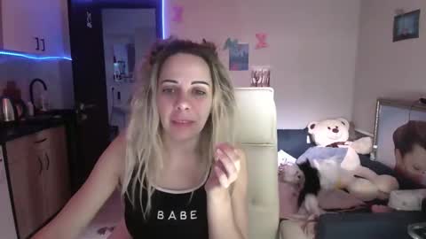 lady_smile69 online show from 11/17/25, 07:25