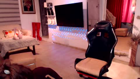 M MMY online show from 01/30/25, 03:51