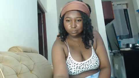 Snapshot of lady_twerky chatting on 10/16/25, 10:11 Maya online show from 10/16/25, 10:11