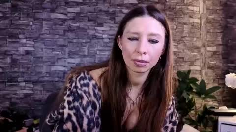 Snapshot of ladyagata chatting on 02/20/26, 11:11 Jenny online show from 02/20/26, 11:11