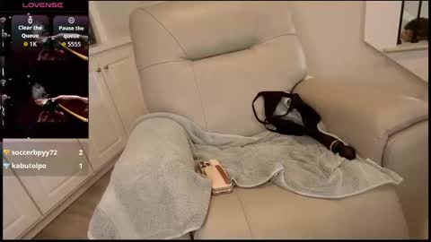 Ladybabs online show from 11/11/25, 07:25