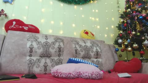 Snapshot of ladybigsmile chatting on 01/04/25, 05:05 Sima Ladybigsmile online show from 01/04/25, 05:05