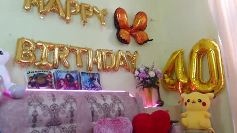 Snapshot of ladybigsmile chatting on 01/22/25, 08:29 Sima Ladybigsmile online show from 01/22/25, 08:29