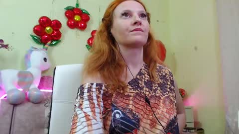 Snapshot of ladybigsmile chatting on 02/22/25, 06:52 Sima Ladybigsmile online show from 02/22/25, 06:52