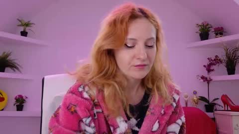 Snapshot of ladybigsmile chatting on 09/15/25, 02:00 Sima Ladybigsmile online show from 09/15/25, 02:00