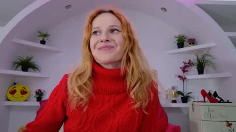 Snapshot of ladybigsmile chatting on 09/21/25, 07:04 Sima Ladybigsmile online show from 09/21/25, 07:04