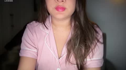 Snapshot of ladybird21 chatting on 09/18/25, 05:31 Aria online show from 09/18/25, 05:31