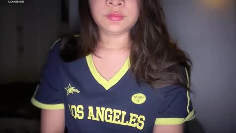 Snapshot of ladybird21 chatting on 09/19/25, 03:30 Aria online show from 09/19/25, 03:30