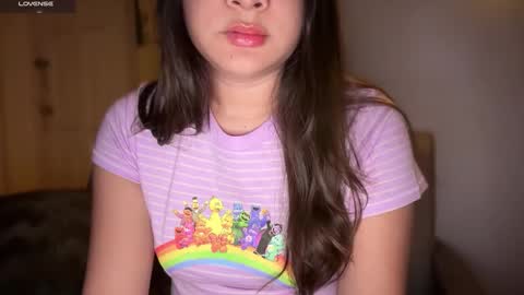 Snapshot of ladybird21 chatting on 10/21/25, 04:35 Aria online show from 10/21/25, 04:35