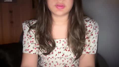 Snapshot of ladybird21 chatting on 10/26/25, 04:29 Aria online show from 10/26/25, 04:29