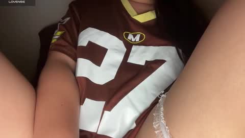 Snapshot of ladybird21 chatting on 11/09/25, 07:28 Aria online show from 11/09/25, 07:28