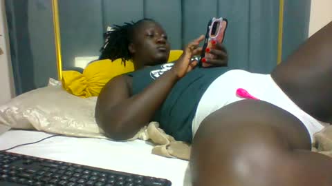 lindah32 online show from 12/02/24, 11:51