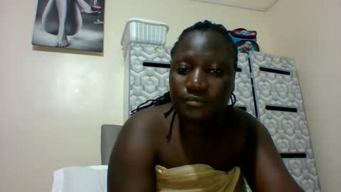 lindah32 online show from 01/02/25, 08:13