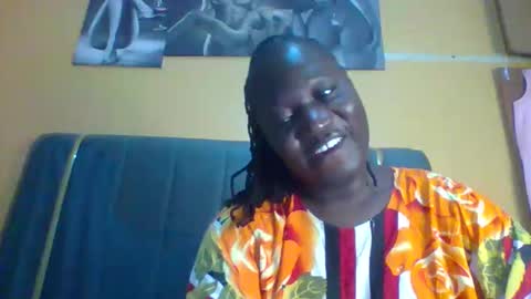 lindah32 online show from 10/04/25, 12:41