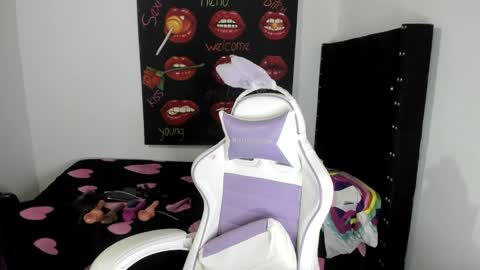 ladyboom18 online show from 02/01/25, 12:07
