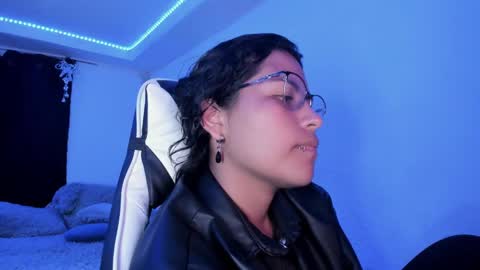  Lady  online show from 12/03/24, 05:42