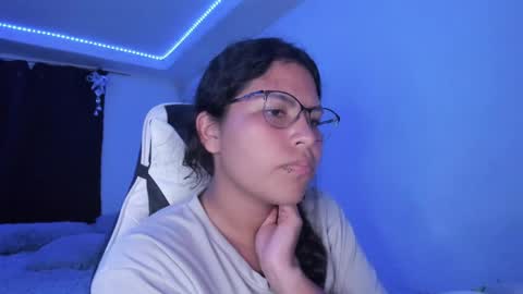  Lady  online show from 12/04/24, 07:50