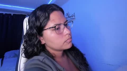  Lady  online show from 12/17/24, 04:45