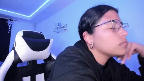  Lady  online show from 12/23/24, 12:35