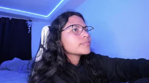  Lady  online show from 12/23/24, 06:44