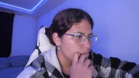  Lady  online show from 11/09/25, 02:10