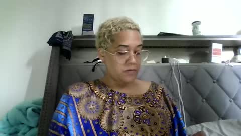 Stephanie online show from 06/19/26, 05:39