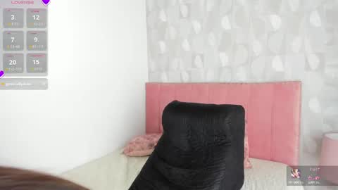 Snapshot of ladydanna chatting on 10/08/25, 05:32  Danna................. online show from 10/08/25, 05:32