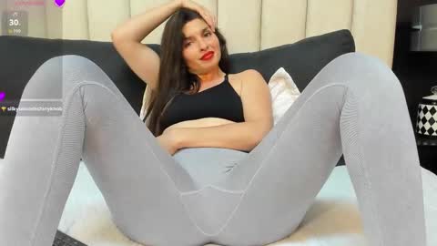  Danna................. online show from 12/18/25, 08:48