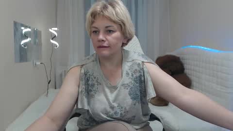 ladyelina online show from 09/12/25, 12:27