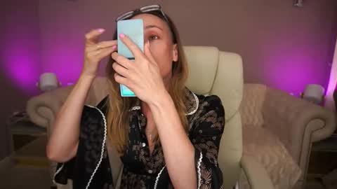 Lady online show from 09/22/25, 12:29