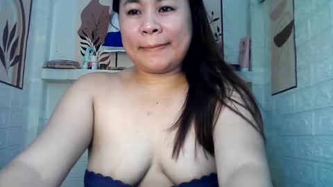 Snapshot of ladyhotsiren chatting on 10/16/25, 06:14 SEREN online show from 10/16/25, 06:14