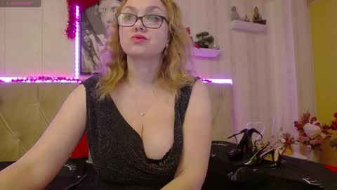  Lady Jeen    Back on Sunday 8th of December online show from 01/03/25, 06:14